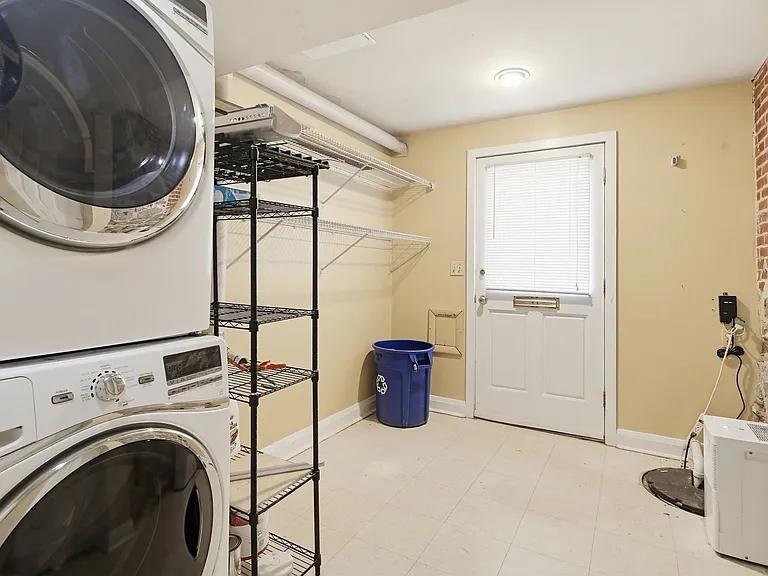947 Oella Ave — Photo 41