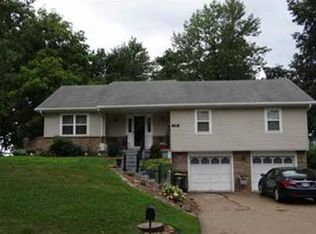 120 S 3rd Ct, Lansing, KS 66043