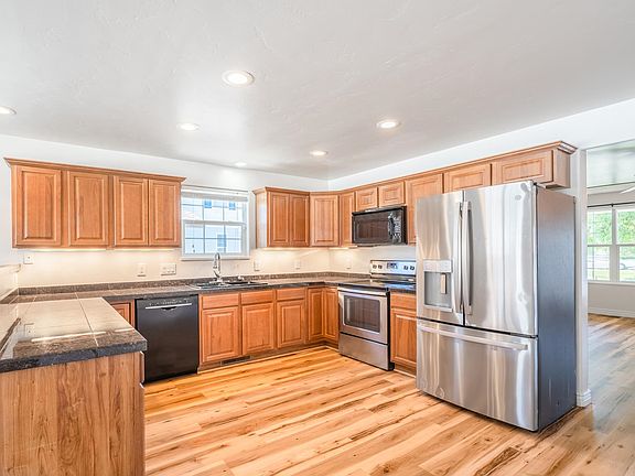 5th image of 1257 Claremont Dr