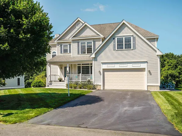 11 Wild Rose Drive, Nashua, NH 03063