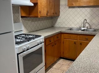70 Barrows St APT 2, Fall River, MA 02724