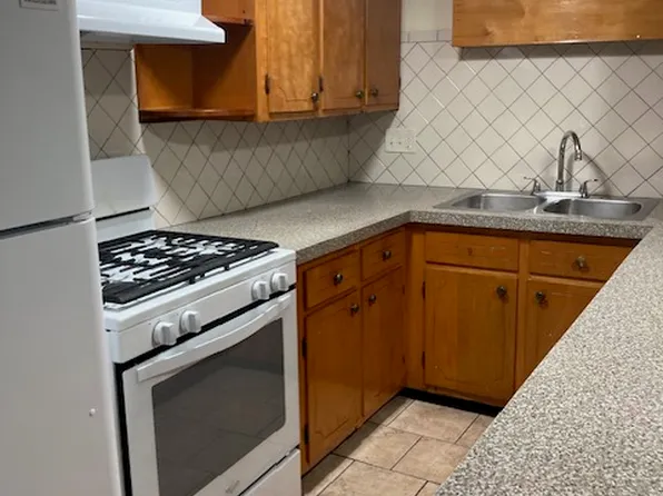 70 Barrows St, Fall River, MA