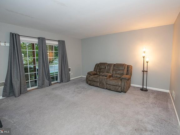 4th image of 2753 Red Oak Cir