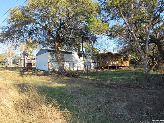 2nd image of 924 Nakoosa Dr