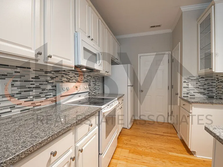 1007 Red Hat Ln — Photo 5