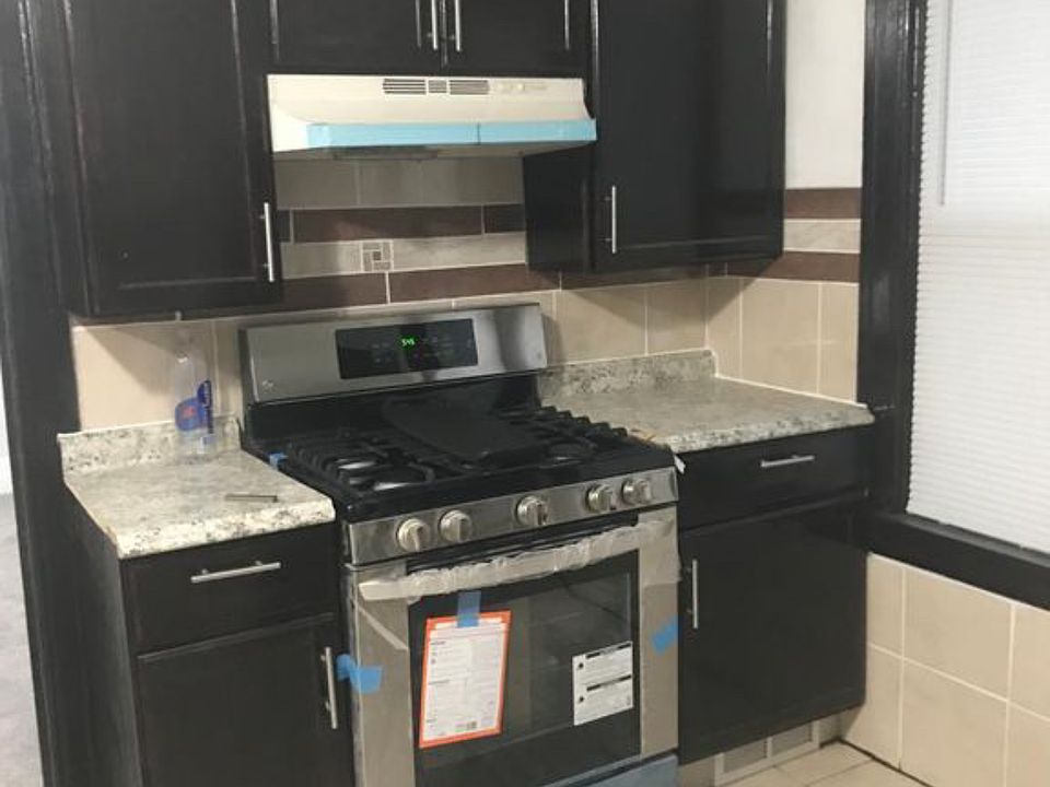 2nd image of 2948 Lehman St #1
