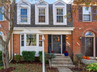 6141 Summer Park Ln, Alexandria, VA 22315