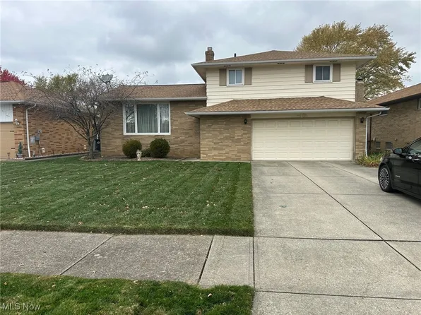 6612 Regency Dr, Parma, OH 44129