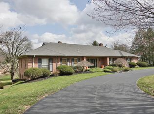 5807 Round Hill Rd, Louisville, KY 40222