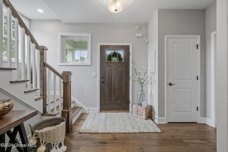 2nd image of 10 Emerald Terrace