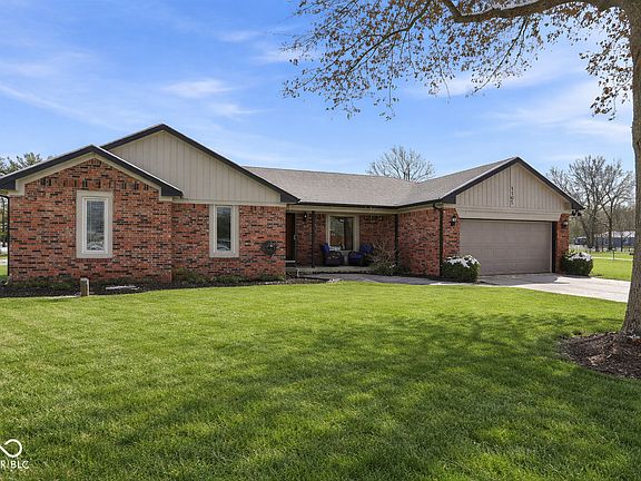2nd image of 1105 Fox Trail Dr E