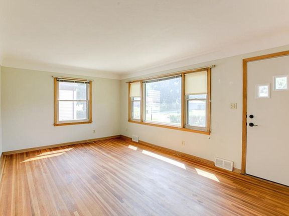 4th image of 3320 49th Ave N