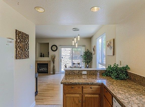 5th image of 483 Marble Arch Ave
