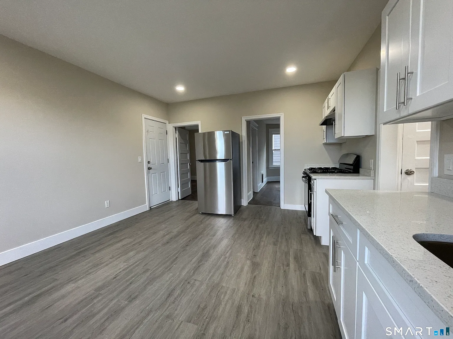 541 Church St — Photo 3
