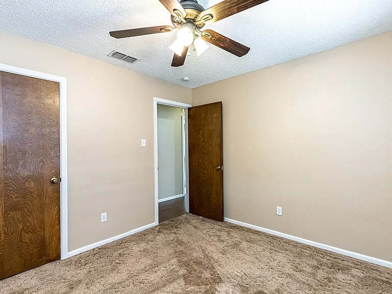 8304 Fremont Ave — Photo 19