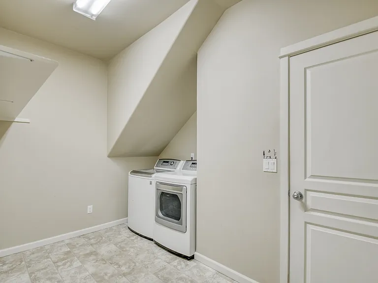 21626 SW Parkin Ln — Photo 25