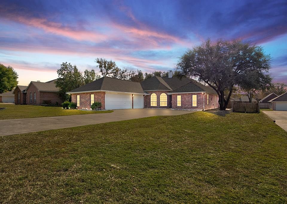 1st image of 307 Sunrise Dr