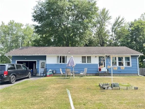 5462 Bear Rd, North Syracuse, NY 13212