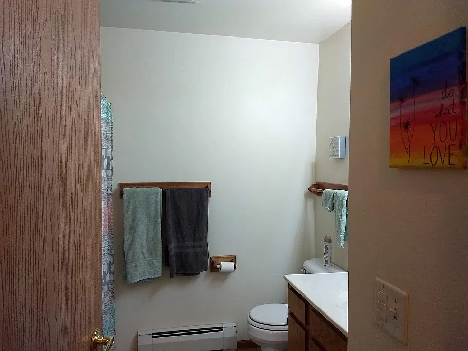 2 bed, 1.0 bath, $920 — Photo 4