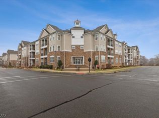 7110 Minuteman Ln, Somerset, NJ 08873