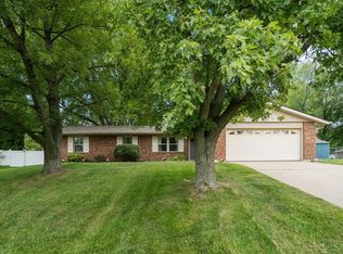 6126 Hedge Ln, Hamilton, OH 45011