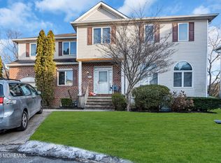 402 Twin Oaks Drive, Lakewood, NJ 08701