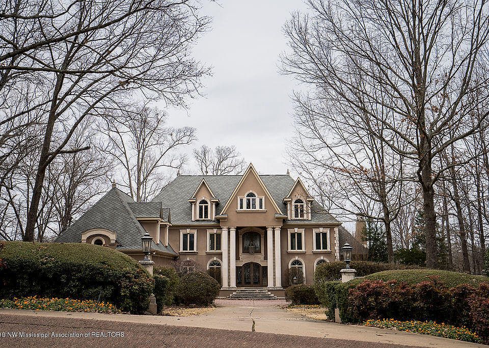1st image of 1688 Stonehedge Dr