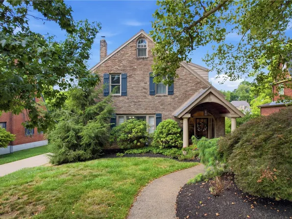140 Woodhaven Dr, Pittsburgh, PA 15228