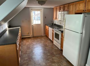 18 Roundy St Unit 2, Beverly, MA 01915
