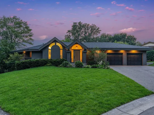 15446 Village Woods Dr, Eden Prairie, MN 55347