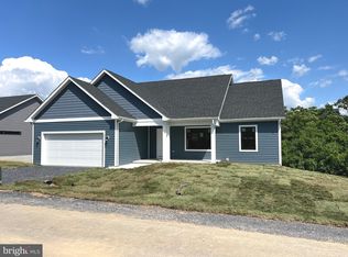252 Vicksburg Ct, Martinsburg, WV 25404