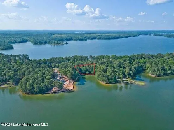 688 Luannes Way, Alexander City, AL 35010