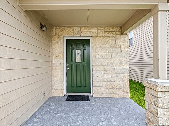 3rd image of 3710 Hideaway Green