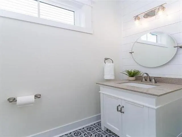 419 Glenview Dr — Photo 12