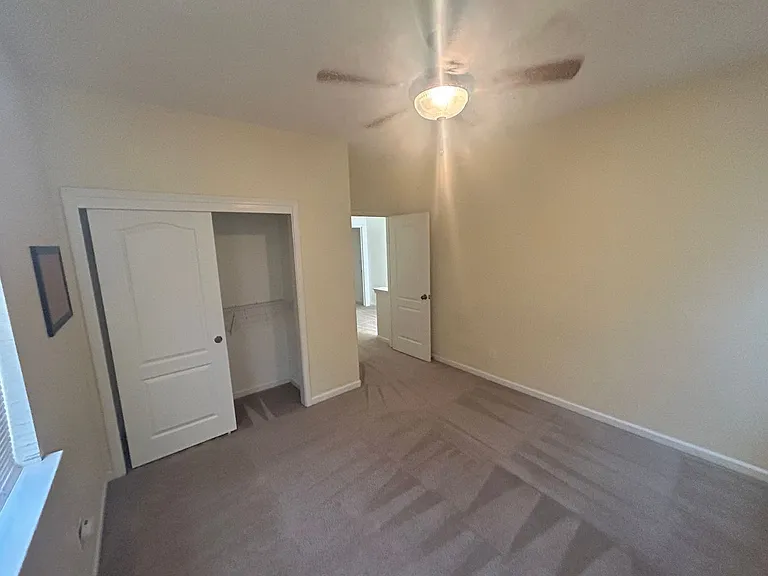 499 W Saint Francis Ave — Photo 22