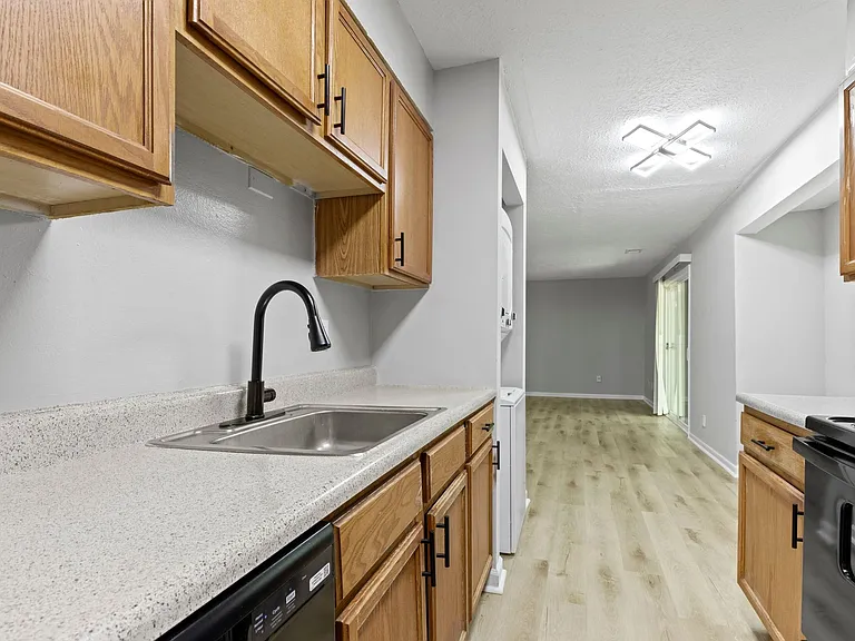 The Hills Apartment Homes — Photo 20