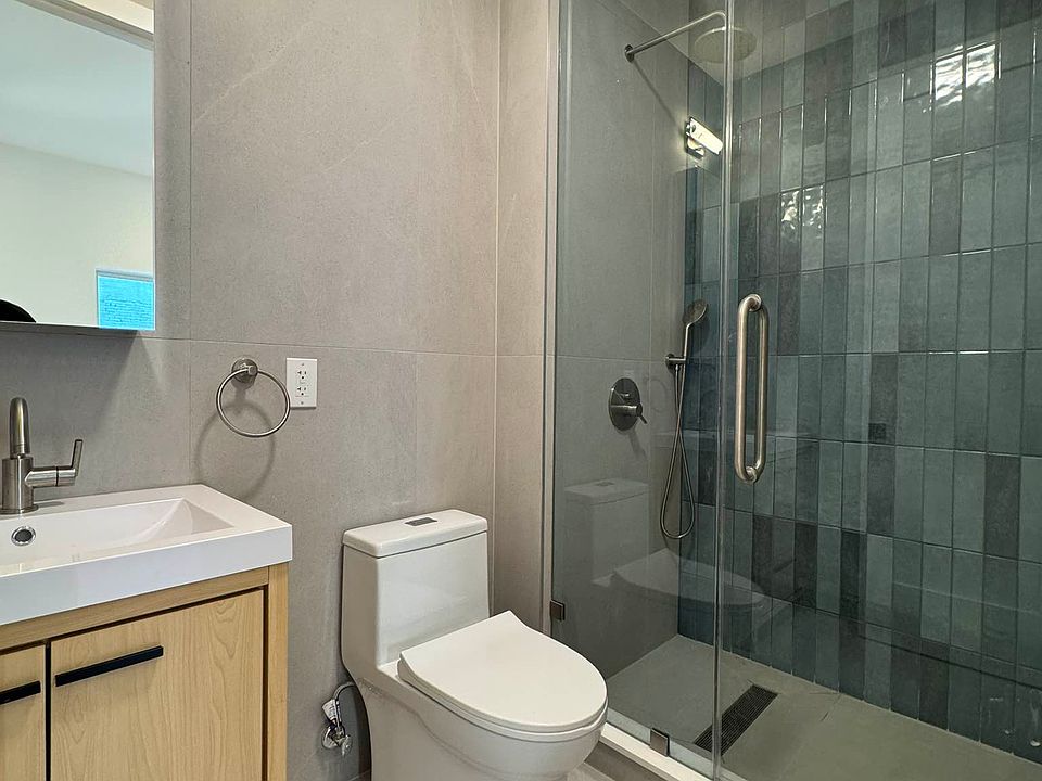 1st image of 3 Spencer Pl APT 4
