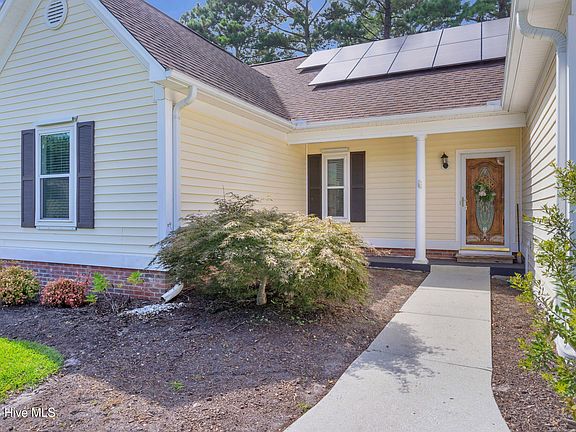 3rd image of 100 Delham Court