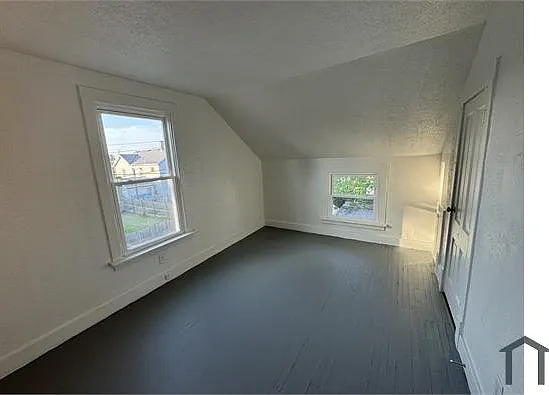 1 bed, 700 sqft, $973 — Photo 2