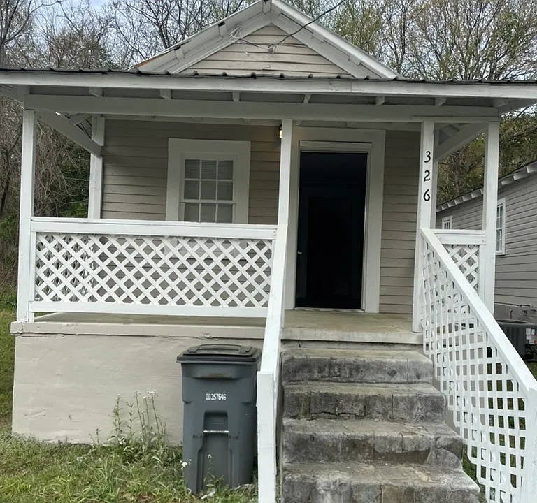 326 Daniel St