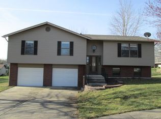 422 Ann Dr, Wentzville, MO