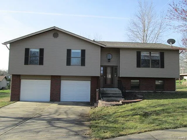 422 Ann Dr photo 1