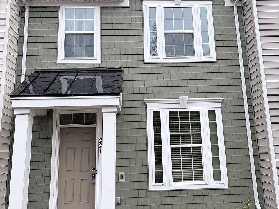 1st image of 221 Brittlebrush Dr #1