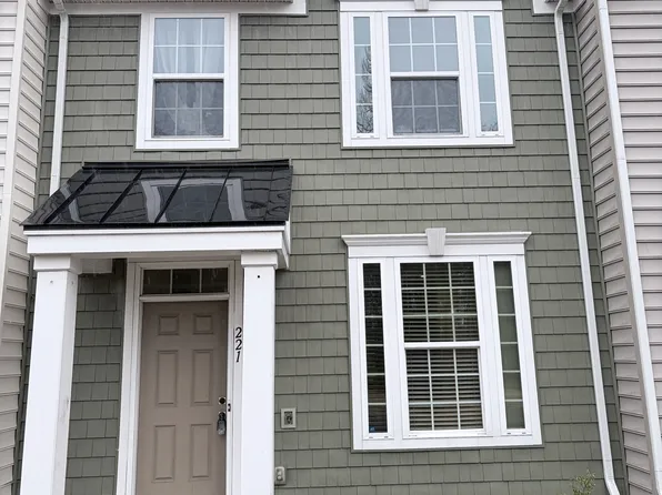 221 Brittlebrush Dr #1, Portsmouth, VA 23701