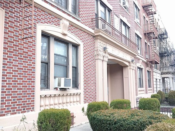 2nd image of 403 Saint Johns Pl APT 2F