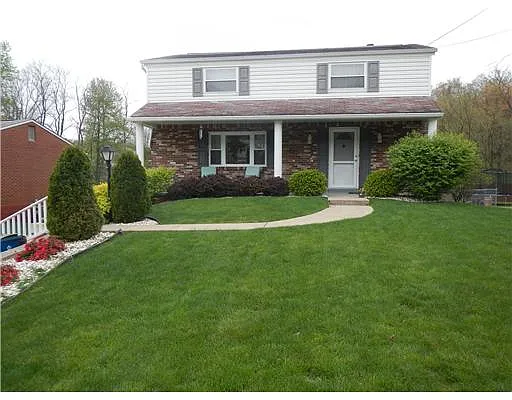 496 Rainier Dr photo 1