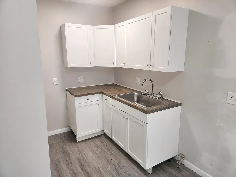154 S Market St #2