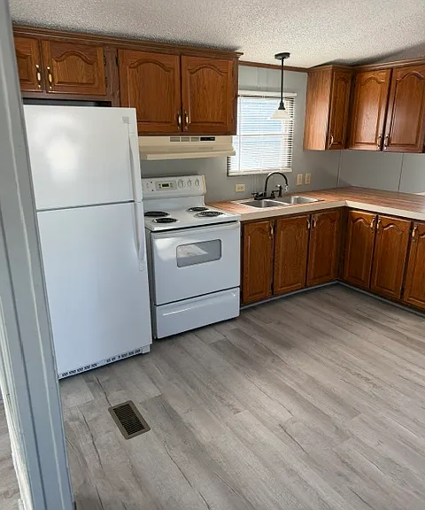 1333 White Oak St — Photo 7