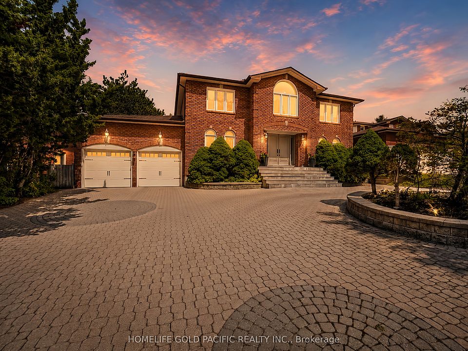 1st image of 44 Ravenhill Cres