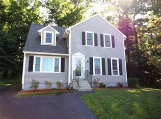 27 Moon Ct, Dracut, MA 01826